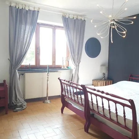 Rana Cantante Kır Evi