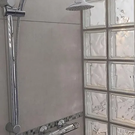 Rana Cantante Kır Evi