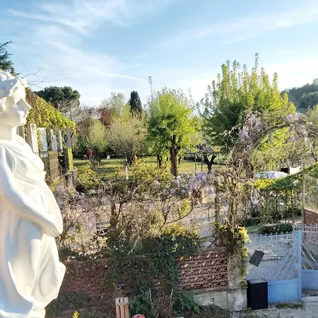 Kır Evi Rana Cantante Mombercelli