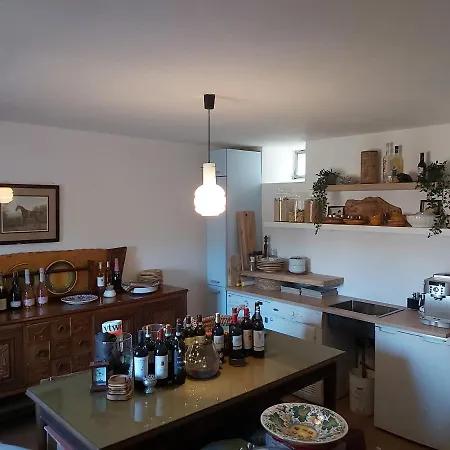 Kır Evi Rana Cantante Mombercelli