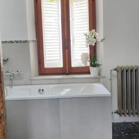 Rana Cantante Kır Evi Mombercelli