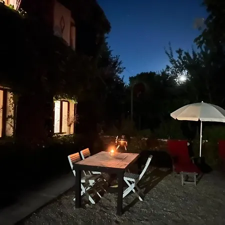 Rana Cantante Kır Evi Mombercelli